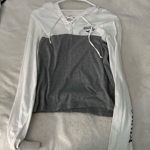 hollister long sleeve shirt size small